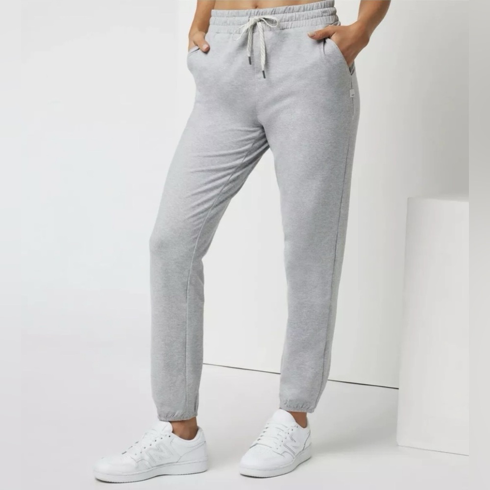 NWT Vuori Granite Performance Jogger Pant * Light Heather Grey * Small * Warm